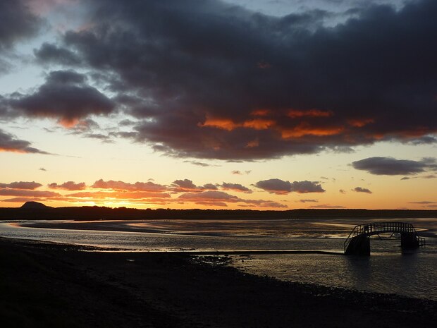 Coastal_East_Lothian_,_Sunset_at_Belhaven_-_geograph.org.uk_-_2130854.jpg